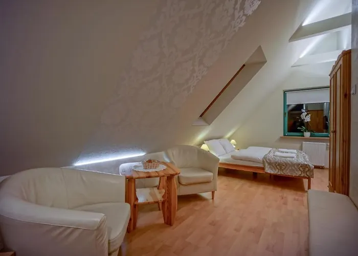 Jawor Pokoje I Apartamenty